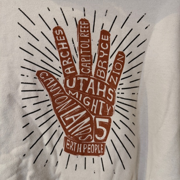 NEW National Parks Utah’s Mighty Five cropped hoodie size Large - Picture 3 of 9